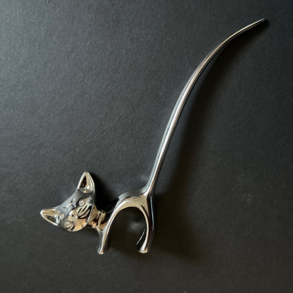 Cat Figurine Ring Holder Silver Tone Metal Rhinestone Eyes Long Tail Vintage